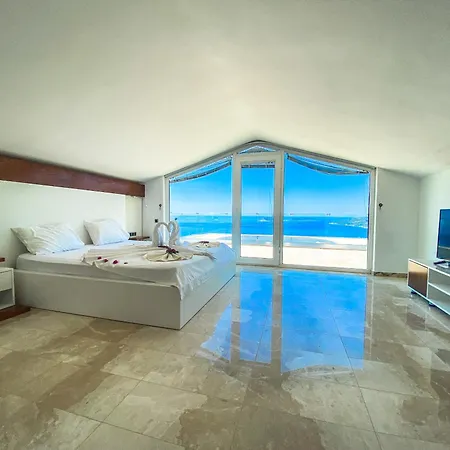 Charming 4-bedroom With Ac In Beautiful Antalya Kaş