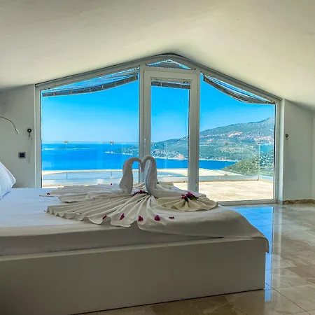 Villa Charming 4-bedroom With Ac In Beautiful Antalya *