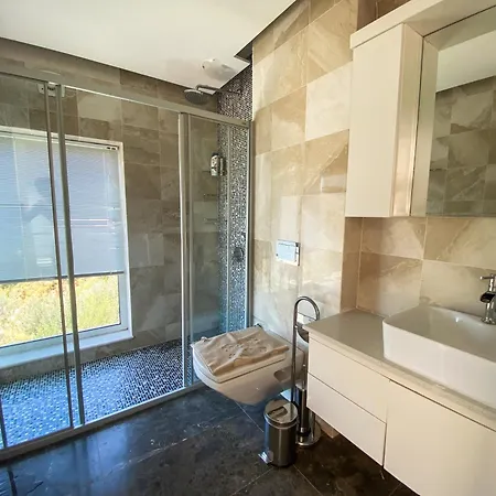 Villa Charming 4-bedroom With Ac In Beautiful Antalya