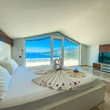Villa Charming 4-bedroom With Ac In Beautiful Antalya Kaş