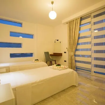 Charming 4-bedroom With Ac In Beautiful Antalya *