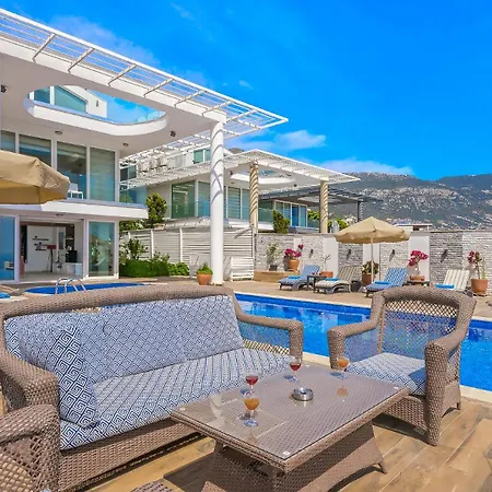 Villa Charming 4-bedroom With Ac In Beautiful Antalya