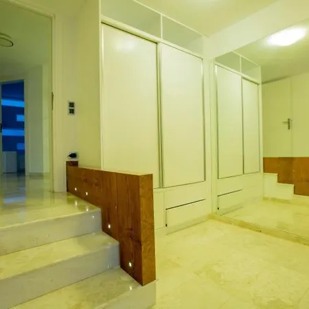Charming 4-bedroom With Ac In Beautiful Antalya Villa *