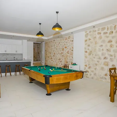 Charming 4-bedroom With Ac In Beautiful Antalya Villa *