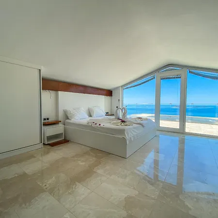 Villa Charming 4-bedroom With Ac In Beautiful Antalya