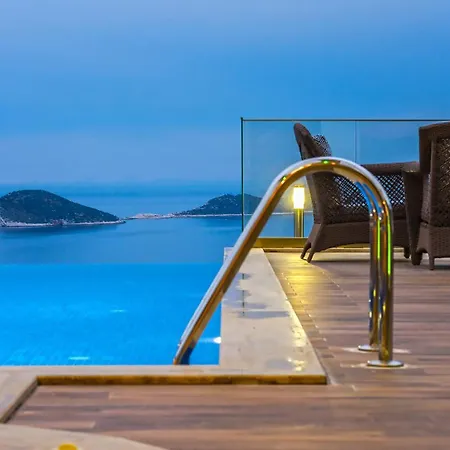 Charming 4-bedroom With Ac In Beautiful Antalya *