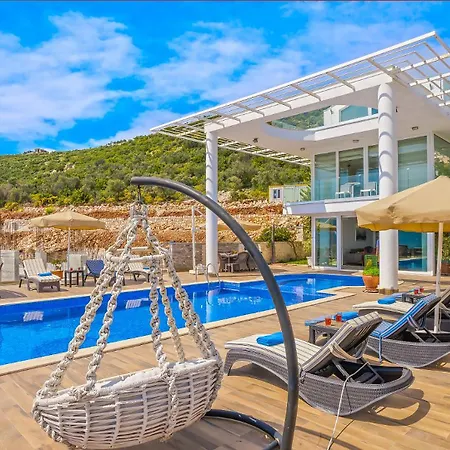 Charming 4-bedroom With Ac In Beautiful Antalya Villa *