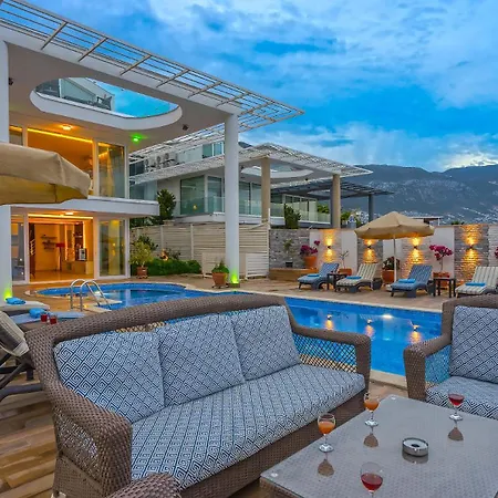 Charming 4-bedroom With Ac In Beautiful Antalya Kaş