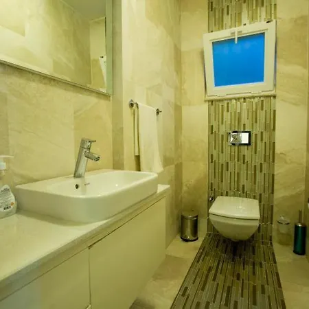 Villa Charming 4-bedroom With Ac In Beautiful Antalya
